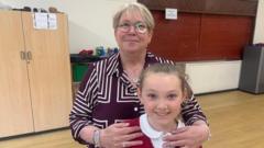Eisteddfod yr Urdd: 'Braf gweld mwy o sylw i ddysgwyr eleni'
