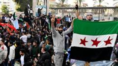 « Le jeu commence maintenant » : quels sont les groupes rebelles qui veulent prendre le pouvoir en Syrie après la chute du régime d'Al Assad ?