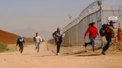 Мигранты бегут от пограничного патруля