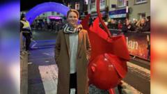 Jess Fishlock yw rhedwr cudd Ras Nos Galan 2025