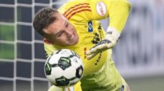 Southampton sign Bayern keeper Peretz on loan