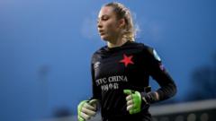 Arsenal sign goalkeeper Votikova on loan