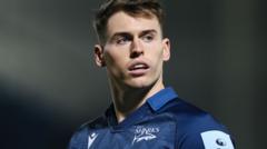 Sale winger Roebuck extends contract