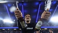 Celtic buy midfielder Baur from Paderborn