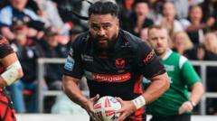 Saints centre Hurrell signs one-year contract