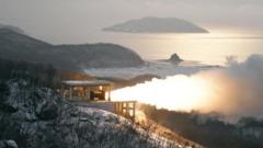 북한이 실시했다고 밝힌 고체연료를 사용한 고출력 로켓엔진 시험 장면