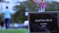 Placa com nome de Agatha Félix e as informações: 8 anos, 2019