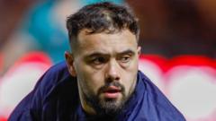 Scarlets retain flanker Macleod as captain