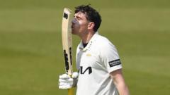 Lawrence & Sibley tons edge Surrey ahead of Essex