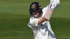 Carson leads superb Sussex recovery against Worcs