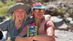 «Me puse sus cosas para sentir que él me abrazaba»: las hermanas argentinas que escalaron los Andes para recuperar la mochila de su padre fallecido hace 40 años