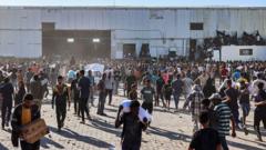 Gaza warehouse broken into by 'hordes of hungry people', says WFP