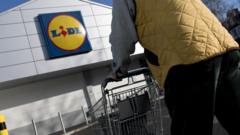 Lidl lifts pay ahead of minimum wage rise