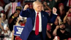 Trump 100. gün konuşmasında kendini övdü, rakiplerini hedef aldı