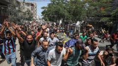 Plenti men carry one deadbody