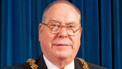 Tributes paid to former Dundee lord provost Bob Duncan