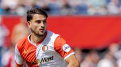Leicester sign striker Carranza from Feyenoord
