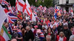 Tens of thousands join rival marches in London