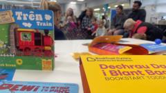 Siom dros dorri llyfrau am ddim i fabanod - Bardd Plant Cymru