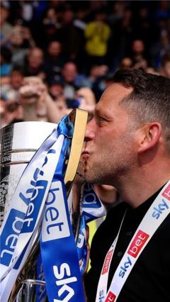 Who is the new Reading FC manager?