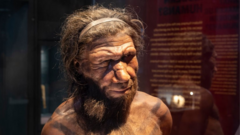 Репродукция неандертальского мужчины на выставке Музея естественной истории в Лондоне, апрель 2022