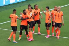 كأس العالم: هولندا تحسم الشوط الأول بثنائية أمام تونس