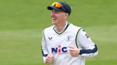 Brook back as Yorkshire dominate Warwickshire