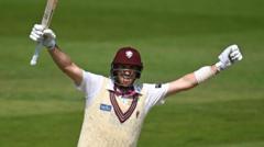Somerset held to draw by Bears after Overton hundred