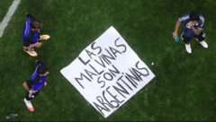 UK says Falkland Islands 'definitely ours' after Argentina banner