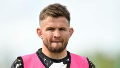 Wales' Dee starts for Dragons after six months out
