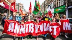 Thousands attend Welsh independence march 