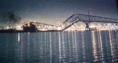 El momento en el que se derrumba el puente Francis Scott Key de Baltimore tras ser golpeado por un barco carguero