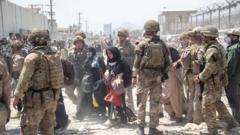 Kuva aba Taliban basubiriye kwigarurira Kabul, ingabo za Amerika zaciye zitangura guhungisha abantu gushika ku wa 31/8/2021