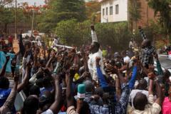 Au Mali les autorités militaires dissolvent tous les partis politiques