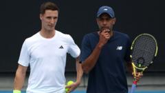 Salisbury & Skupski win in men's doubles, Murray out