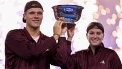 Muchova & Mensik win US Open mixed doubles title