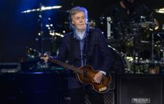 Watch: Paul McCartney and Ringo Starr reunite on stage