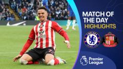 Sunderland go second after late winner at Chelsea