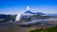 Vista do vulcão no monte Semeru, na Indonésia