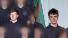 Cyhuddiadau terfysg: 'Dynion yn paratoi i ymosod ar fosg a mynwent Iddewig'