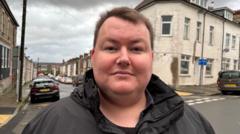 Dyn wedi talu miloedd am gwrs hyfforddiant ond heb gael cymhwyster