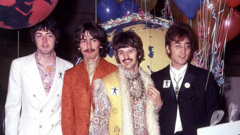 (Da esquerda para a direita) Paul McCartney, George Harrison, Ringo Starr e John Lennon dos Beatles