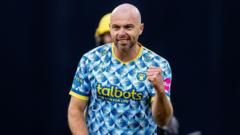 Jake Lintott: Kent assinar Warwickshire spinner em empréstimo