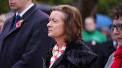 Sul y Cofio: 'Meddwl am ffrindiau na sydd yma fyddai i'