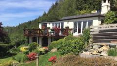 FBI fugitive's secret hideout goes under hammer for at least £300k