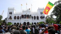 斯里蘭卡示威者佔領總理府