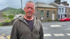 Galw ar Gyngor Gwynedd i ymddiheuro dros 'smonach' mesurau Erthygl 4