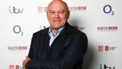 Rugby legend Moore to hang up microphone after 26 years