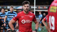 Scarlets centre Williams hopes for Wales recall