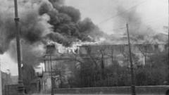 Uma das fotografias descobertas mostra um incêndio na rua Nalewki próximo ao Parque Krasinski durante a evacuação do gueto por volta de 20 de abril de 1943